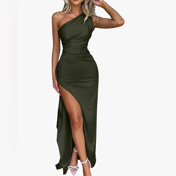 Long sage green dress with split on side and slight open back - Picture 2 of 3
